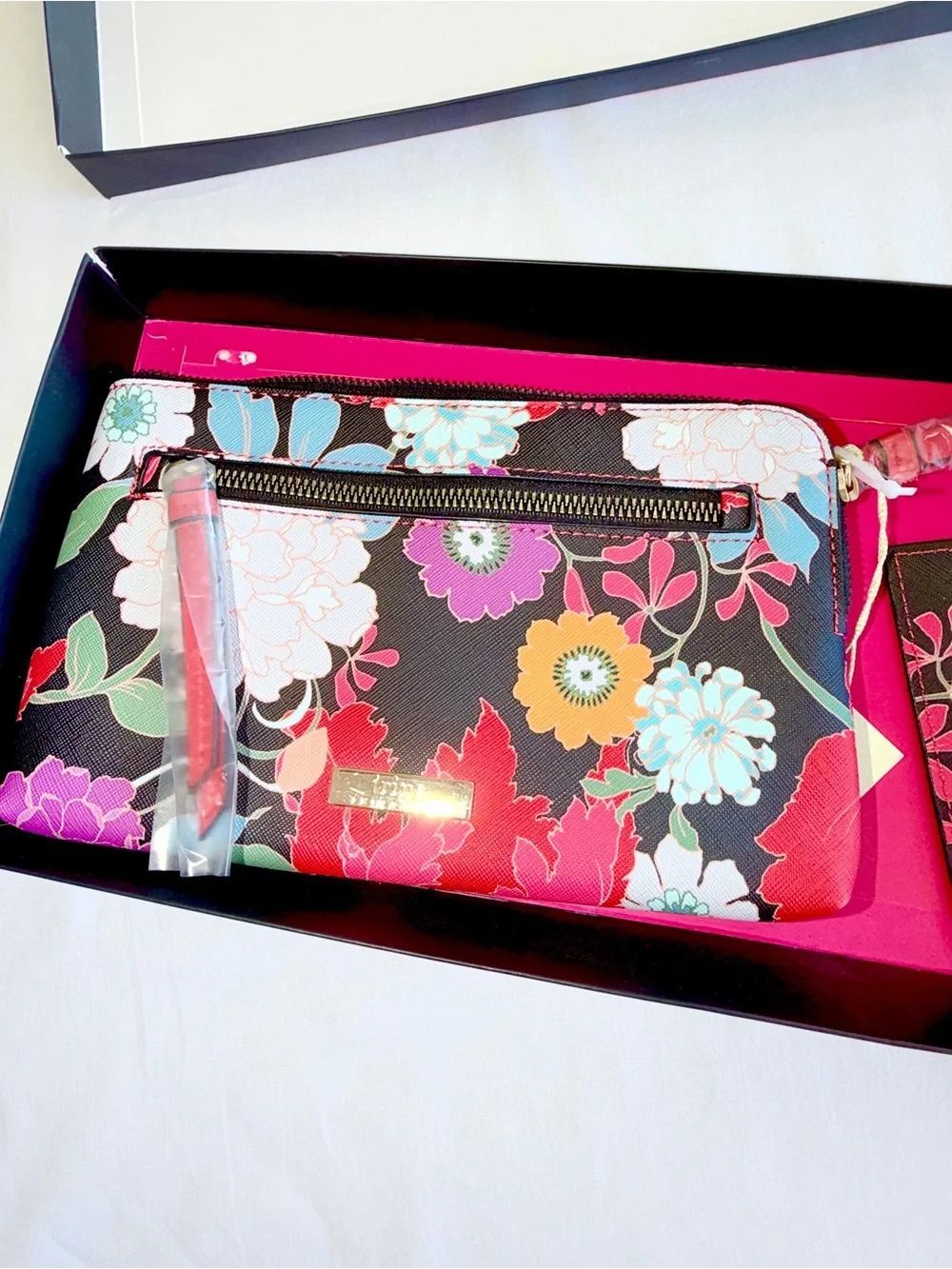NWT Trina Turk Floral Wristlet & Card Holder Set Black Multi Wallet
